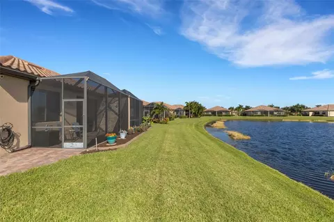 Exterior - 6683 Willowshire Way, Bradenton, FL 34212 photo 5 of 17