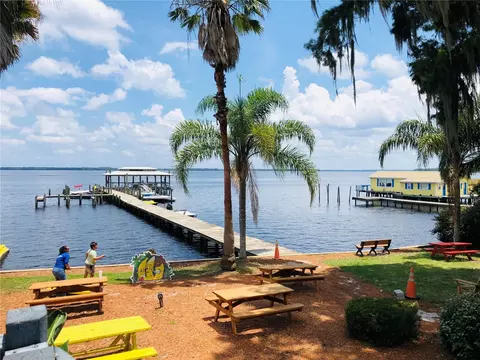 2772 S Us Highway 17 Hwy, Crescent City, FL 32112