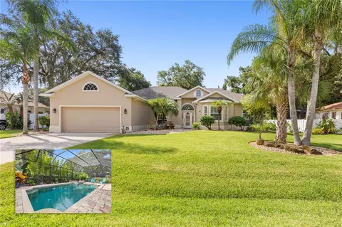 8 River Oaks Way, Palm Coast, FL 32137