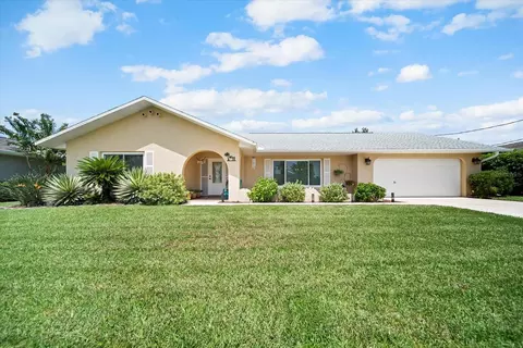 11 Clarendon Ct S, Palm Coast, FL 32137