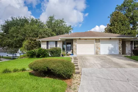 3912 Hollows Dr, Jacksonville, FL 32225