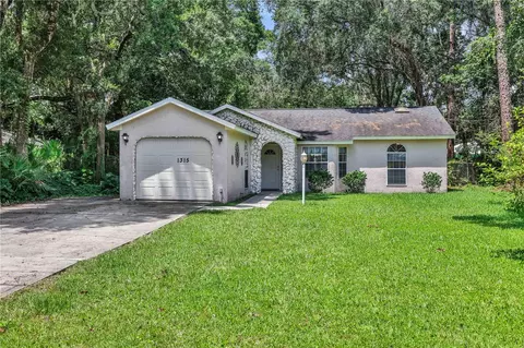 1315 Eisenhower Dr, Saint Augustine, FL 32084 photo 1