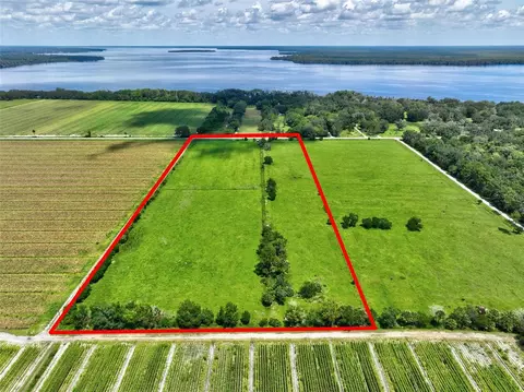 481 Clifton Rd, Crescent City, FL 32112