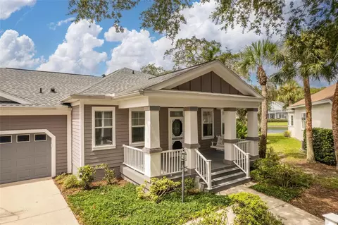 18 Flamingo Ct, Palm Coast, FL 32137