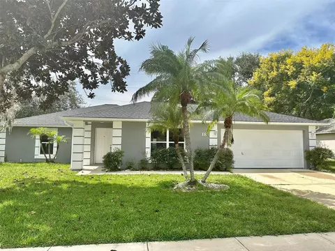 18 Spinnaker Cir, South Daytona, FL 32119