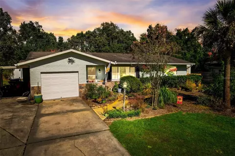 2227 Tropical Ter, Deland, FL 32724