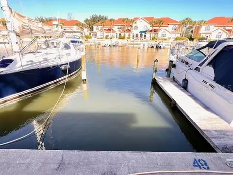 48 B Marina Cv, Palm Coast, FL 32137