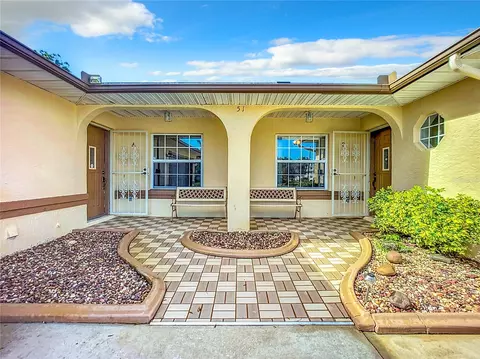 51 Columbia Ln, Palm Coast, FL 32137