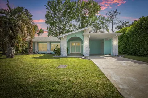 8 Ferdinand Ln, Palm Coast, FL 32137