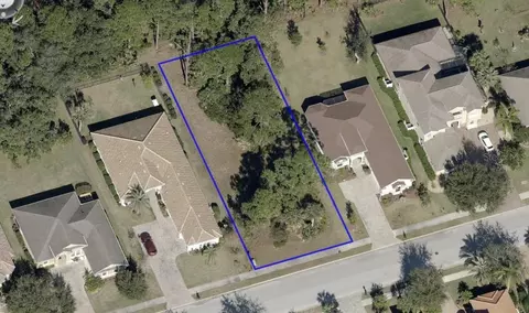 105 Emerald Lake Dr, Palm Coast, FL 32137