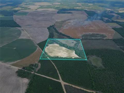 000 Neals Landing Rd, Bascom, FL 32423