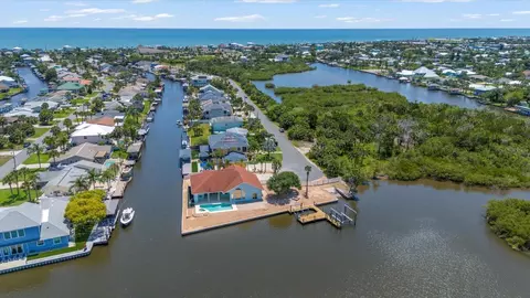 559 N 10th St, Flagler Beach, FL 32136