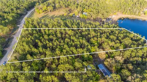 235 Cue Lake Dr, Hawthorne, FL 32640