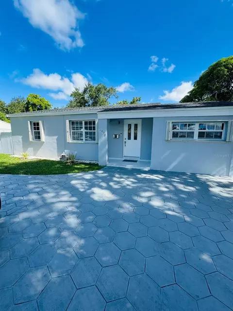 1470 NE 138th St, North Miami, FL 33161