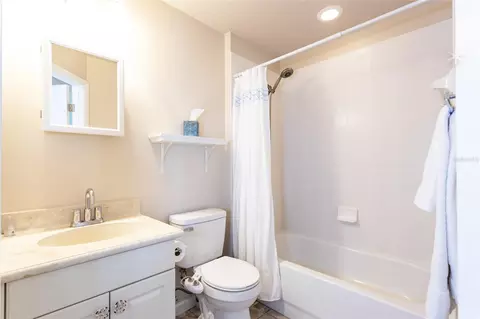 Bath - 118 Golfview Ct, Bunnell, FL 32110 photo 3 of 3