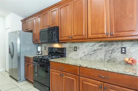 Kitchen - 118 Golfview Ct, Bunnell, FL 32110 photo 2 of 3
