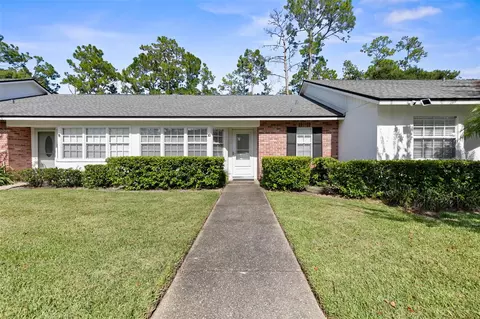 10 Kings Colony Ct N, Palm Coast, FL 32137