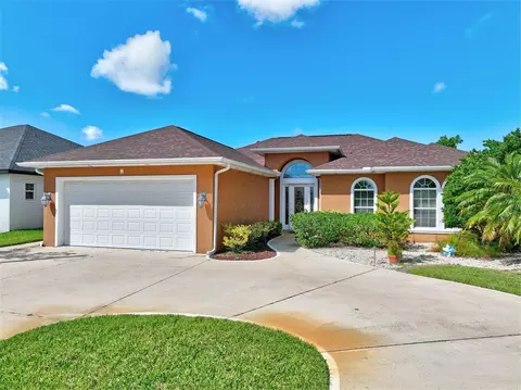 8 Cleveland Ct, Palm Coast, FL 32137
