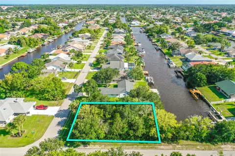 2 Cool Water Ct, Palm Coast, FL 32137