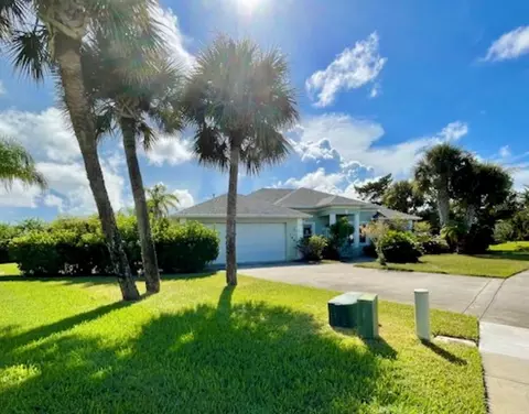 146 Mangrove Estates Cir, New Smyrna Beach, FL 32168