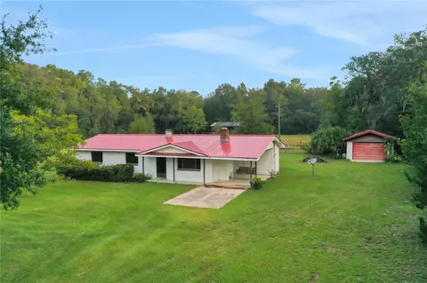 100 Mullins Rd, Interlachen, FL 32148