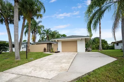 67 Farragut Dr, Palm Coast, FL 32137