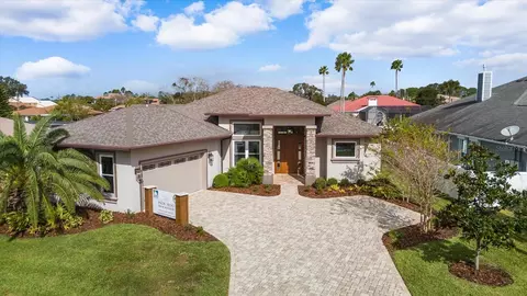 7 Carlos Ct, Palm Coast, FL 32137