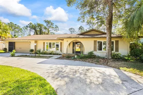 9 Bleau Ct, Palm Coast, FL 32137