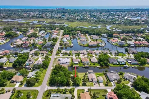 5 Colonia Ct, Palm Coast, FL 32137