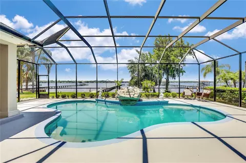 2221 N Lakeshore Dr, Fleming Island, FL 32003
