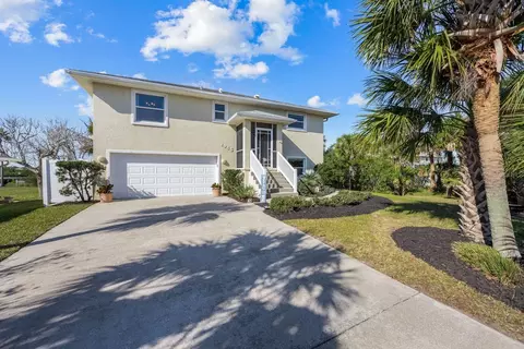 1945 N Daytona Ave, Flagler Beach, FL 32136
