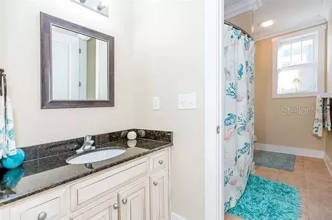 Bath - 204 Virginia Ave, Steinhatchee, FL 32359 photo 6 of 9