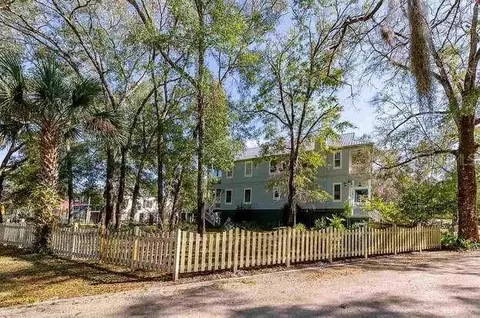 Exterior - 204 Virginia Ave, Steinhatchee, FL 32359 photo 7 of 11