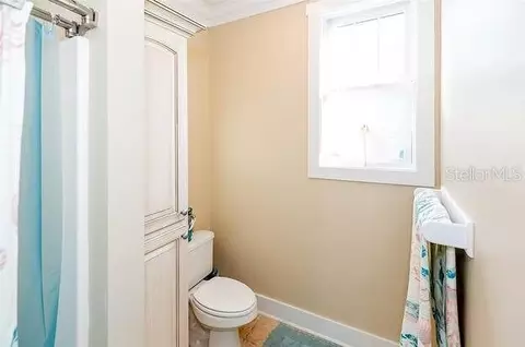 Bath - 204 Virginia Ave, Steinhatchee, FL 32359 photo 8 of 9