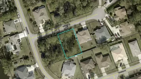 4 Wateing Pl, Palm Coast, FL 32164