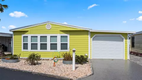 250 Seabreeze Dr, Flagler Beach, FL 32136