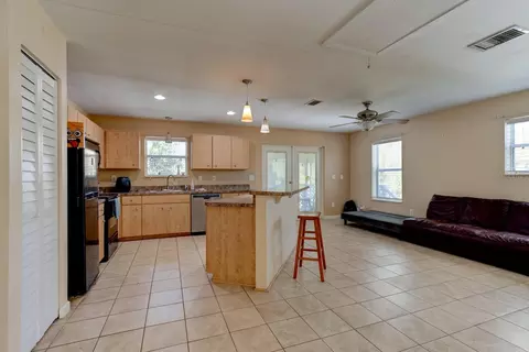 Kitchen - 9 Shadow Ln, Ormond Beach, FL 32174 photo 3 of 5