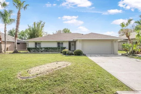 4 Bird Land Pl, Palm Coast, FL 32137