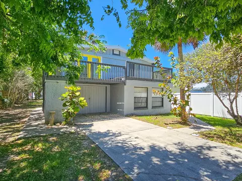 1427 S Daytona Ave, Flagler Beach, FL 32136