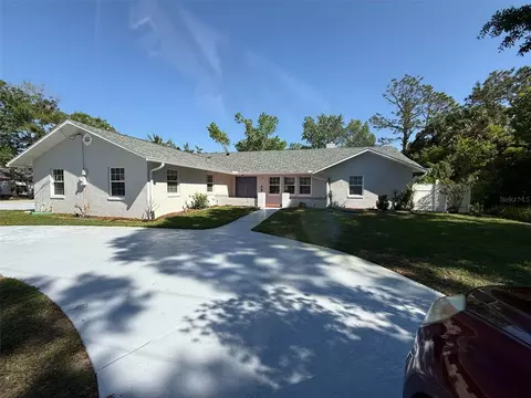 1 Waves Pl, Palm Coast, FL 32164