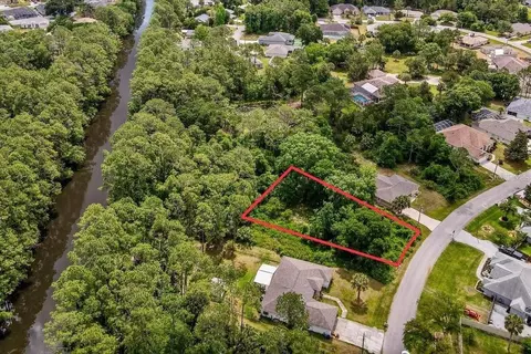 70 Whispering Pine Dr, Palm Coast, FL 32164