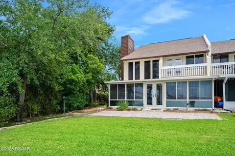 437 N Halifax Ave #9, Daytona Beach, FL 32118