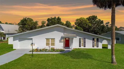 3 Flamingo Dr, Palm Coast, FL 32137
