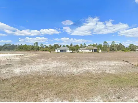825 NE 44th Ln, Cape Coral, FL 33909