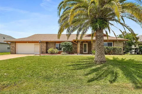 5 Charles Ct, Palm Coast, FL 32137