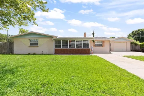 321 Scotland Dr, Daytona Beach, FL 32117