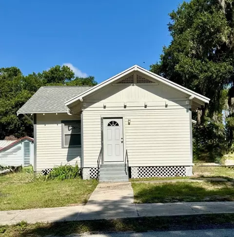 122 S Garfield Ave, Deland, FL 32724