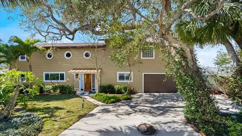 2306 John Anderson Dr, Ormond Beach, FL 32176