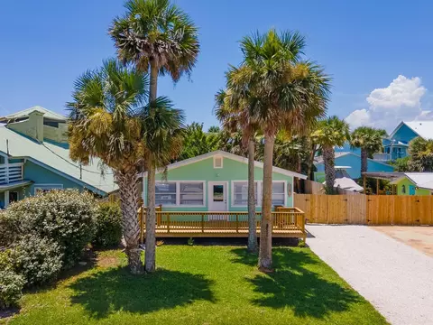 211 S 8th St, Flagler Beach, FL 32136