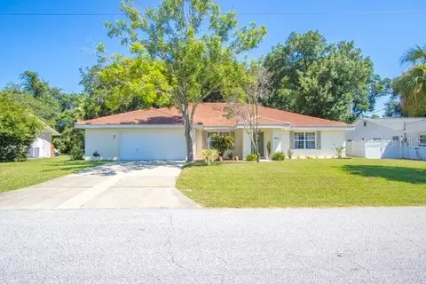 7 Federal Ln, Palm Coast, FL 32137